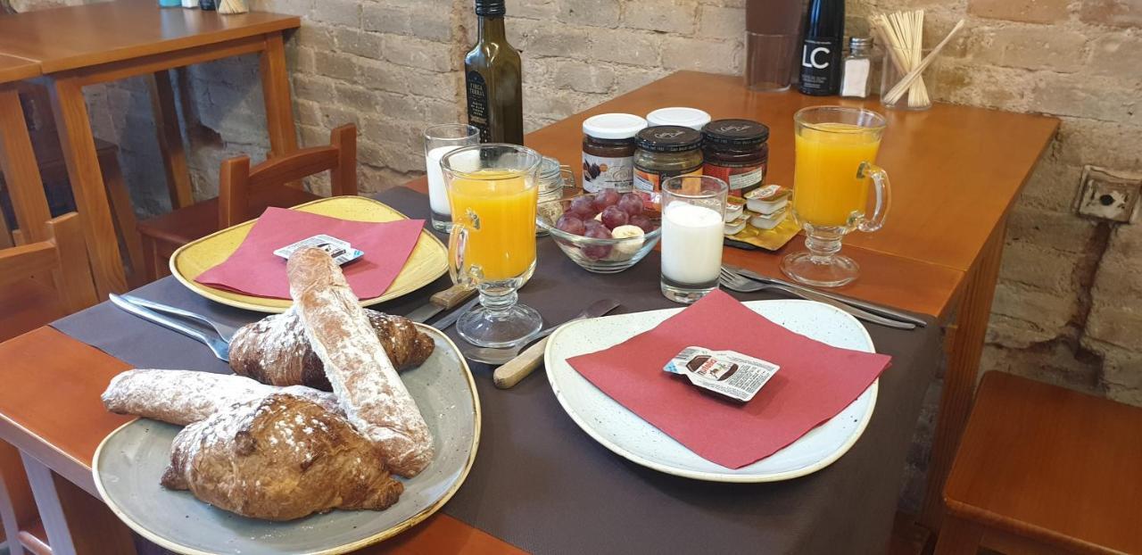 Hotel Hostal Chic Sant Feliu de Guíxols Esterno foto